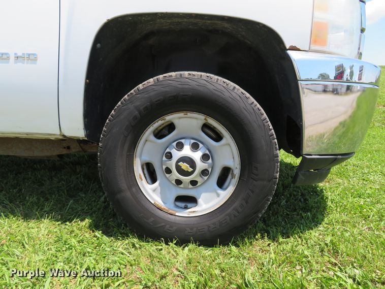 image for item DI2242 2011 Chevrolet Silverado 2500HD  Ext. Cab pickup truck