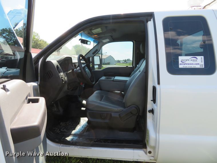 image for item DI2245 2012 Ford F350 Super Duty XL  SuperCab utility bed pickup truck