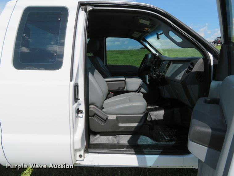 image for item DI2245 2012 Ford F350 Super Duty XL  SuperCab utility bed pickup truck