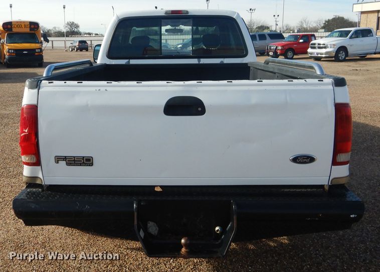 image for item DJ8757 2001 Ford F250 Super Duty  SuperCab pickup truck