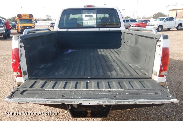 image for item DJ8757 2001 Ford F250 Super Duty  SuperCab pickup truck