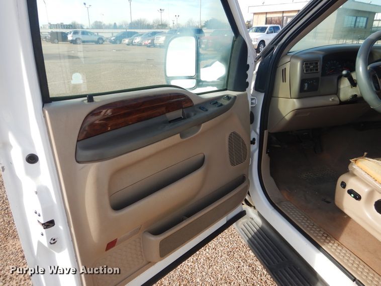 image for item DJ8757 2001 Ford F250 Super Duty  SuperCab pickup truck