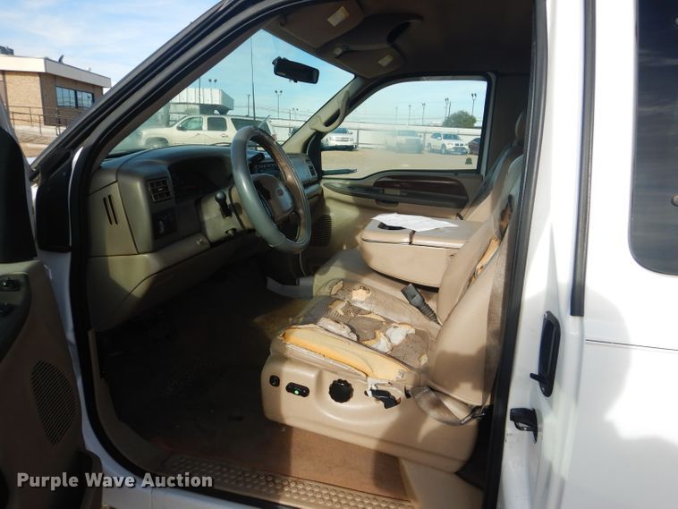 image for item DJ8757 2001 Ford F250 Super Duty  SuperCab pickup truck