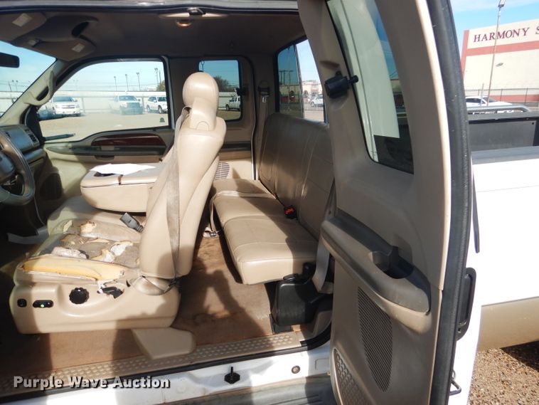 image for item DJ8757 2001 Ford F250 Super Duty  SuperCab pickup truck