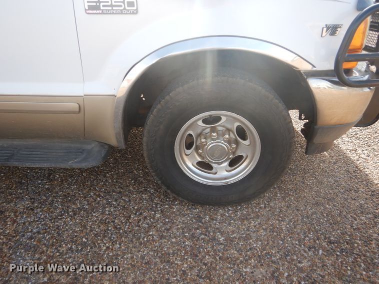 image for item DJ8757 2001 Ford F250 Super Duty  SuperCab pickup truck