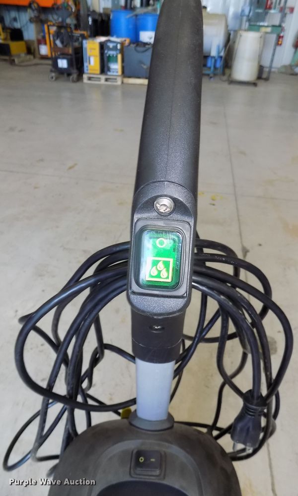 image for item DO9329 2018 Karcher Professional BR30/4C floor scrubber