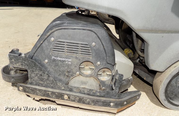 image for item DO9330 2017 Karcher Professional R65 floor scrubber