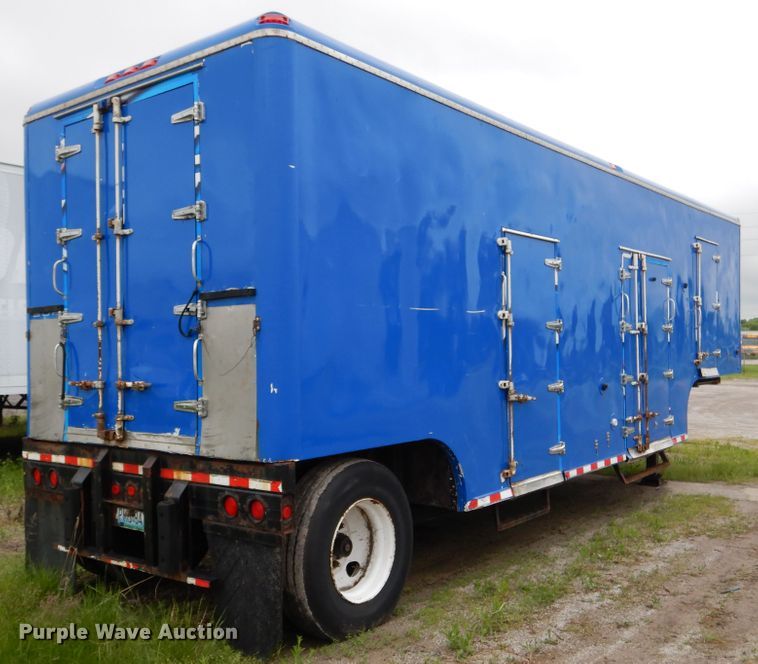 image for item EK9232 2002 Clark refrigerated van trailer
