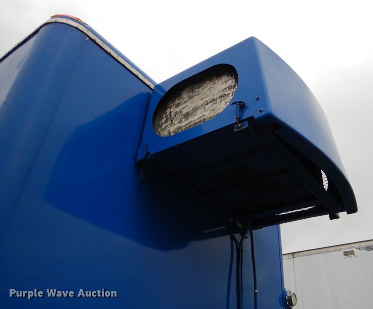 image for item EK9232 2002 Clark refrigerated van trailer