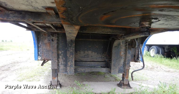 image for item EK9232 2002 Clark refrigerated van trailer