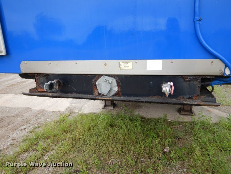 image for item EK9232 2002 Clark refrigerated van trailer