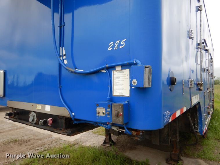 image for item EK9232 2002 Clark refrigerated van trailer