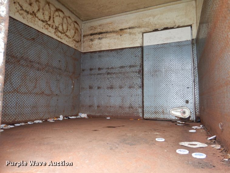 image for item EK9232 2002 Clark refrigerated van trailer