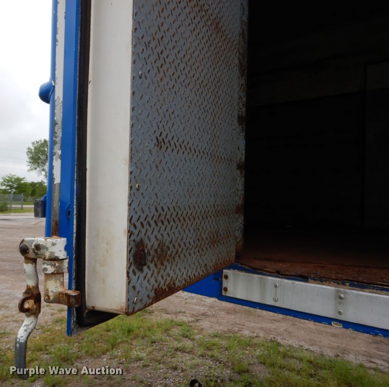 image for item EK9232 2002 Clark refrigerated van trailer