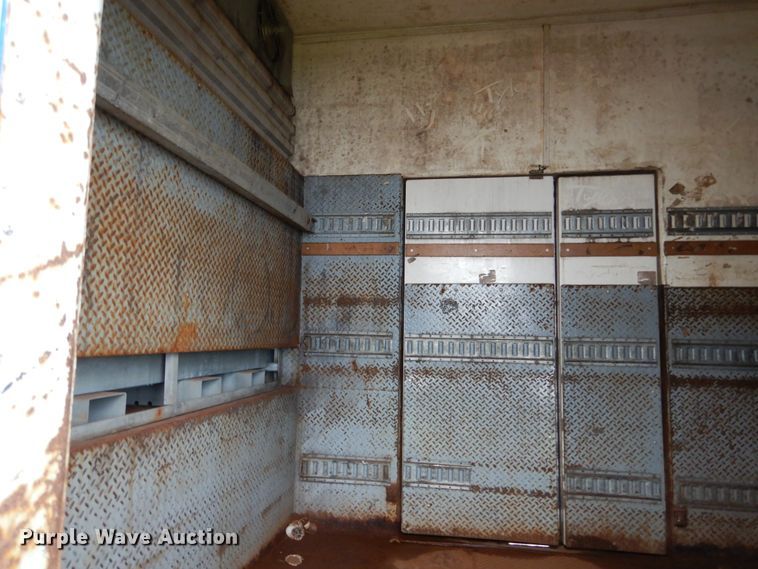 image for item EK9232 2002 Clark refrigerated van trailer