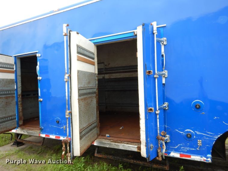 image for item EK9232 2002 Clark refrigerated van trailer