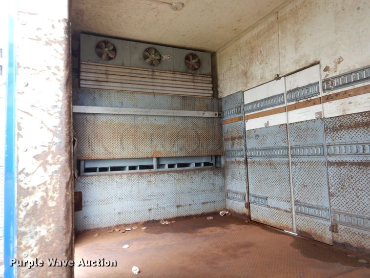 image for item EK9232 2002 Clark refrigerated van trailer