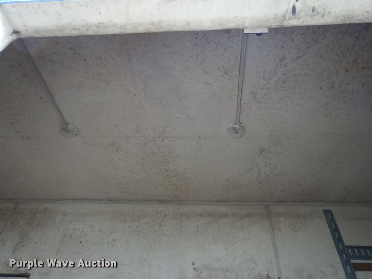 image for item EK9232 2002 Clark refrigerated van trailer