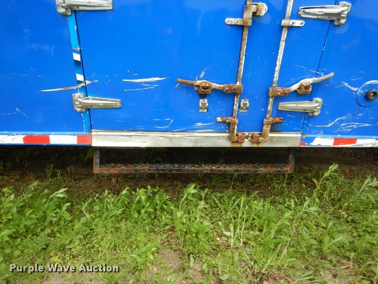 image for item EK9232 2002 Clark refrigerated van trailer