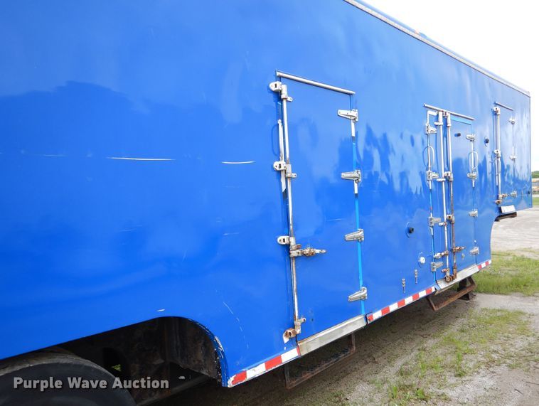 image for item EK9232 2002 Clark refrigerated van trailer