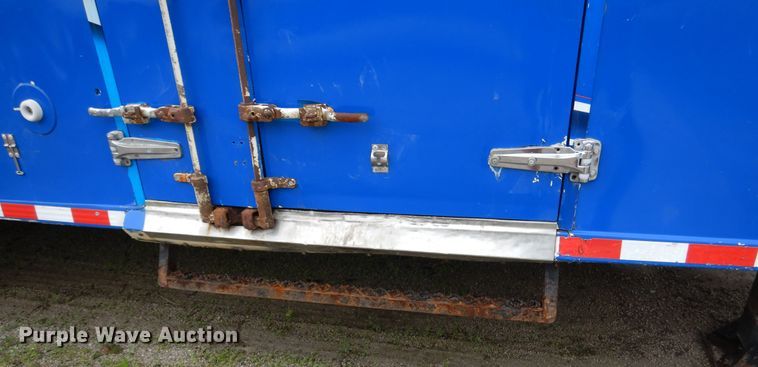 image for item EK9232 2002 Clark refrigerated van trailer
