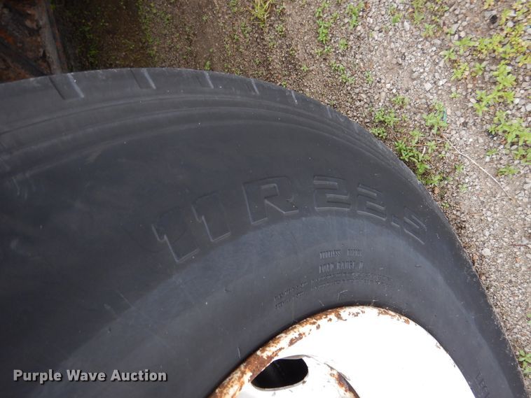 image for item EK9232 2002 Clark refrigerated van trailer