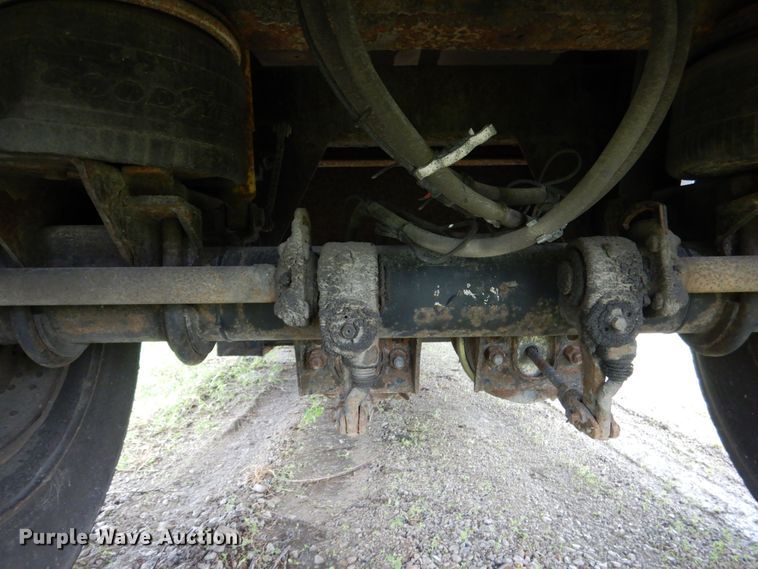 image for item EK9232 2002 Clark refrigerated van trailer