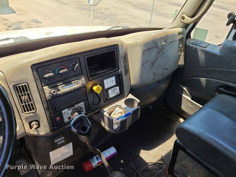 image for item EL9819 2010 International DuraStar 4300  truck cab and chassis