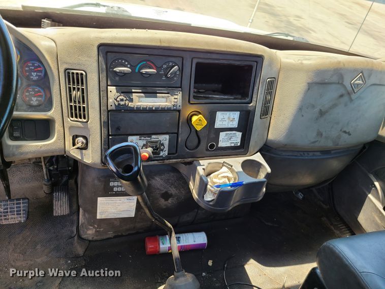 image for item EL9819 2010 International DuraStar 4300  truck cab and chassis