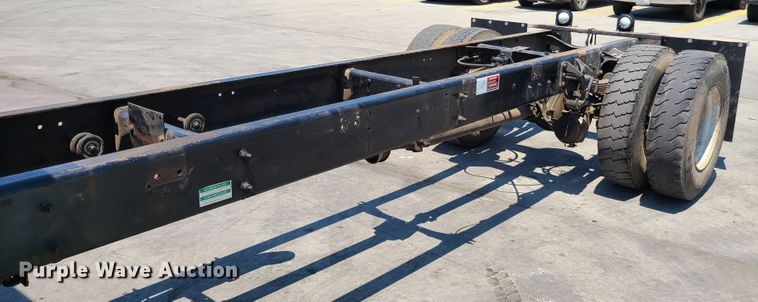 image for item EL9819 2010 International DuraStar 4300  truck cab and chassis