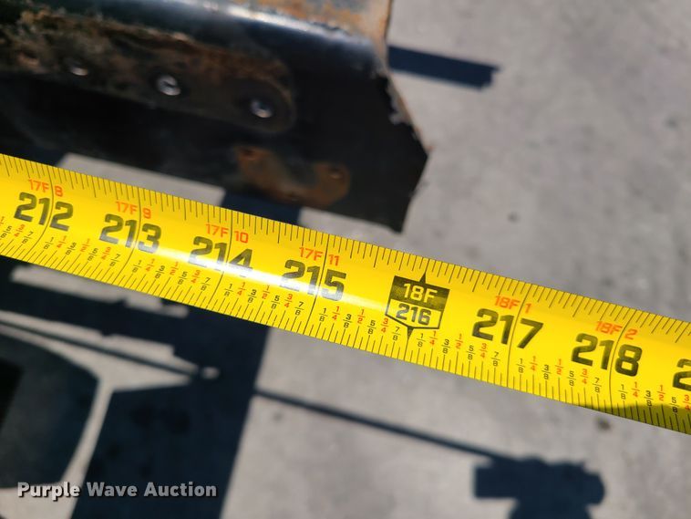 image for item EL9819 2010 International DuraStar 4300  truck cab and chassis