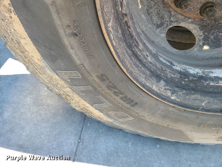 image for item EL9819 2010 International DuraStar 4300  truck cab and chassis