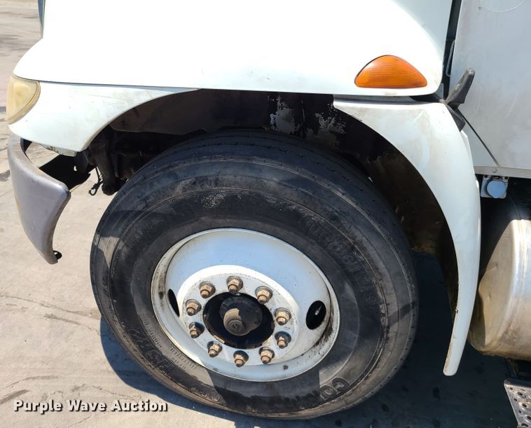 image for item EL9819 2010 International DuraStar 4300  truck cab and chassis