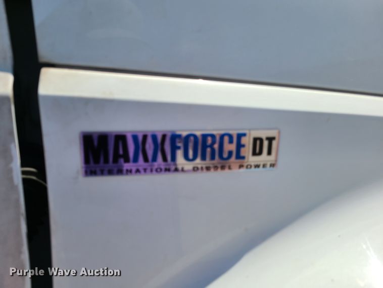 image for item EL9819 2010 International DuraStar 4300  truck cab and chassis