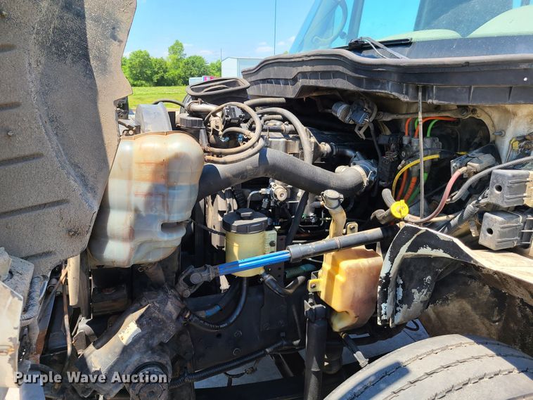 image for item EL9819 2010 International DuraStar 4300  truck cab and chassis