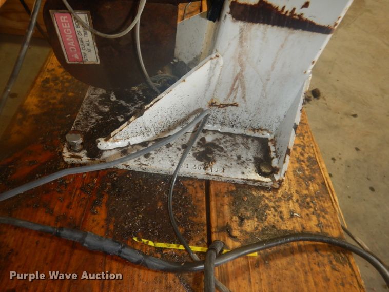 image for item FA9357 Automotive accessories