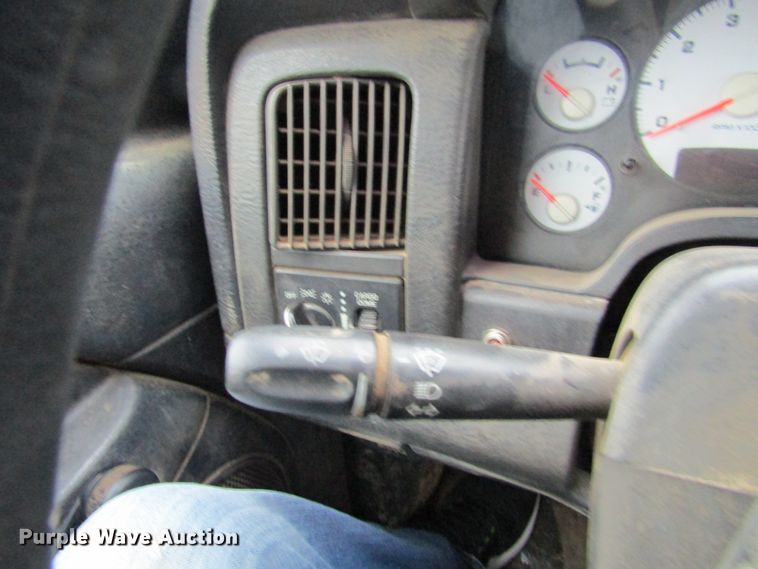 image for item FD9422 2002 Dodge Ram 1500  pickup truck