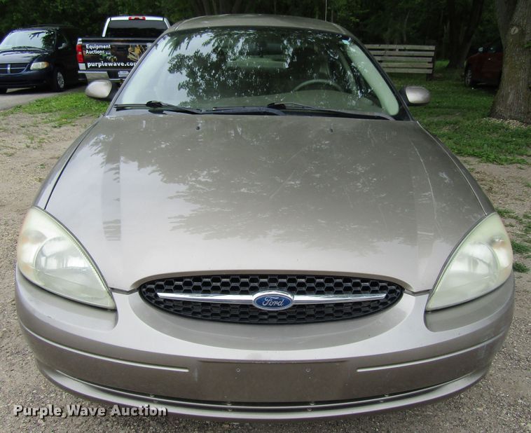 image for item FD9460 2003 Ford Taurus SE