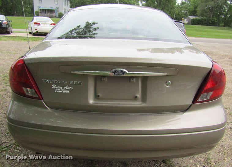 image for item FD9460 2003 Ford Taurus SE