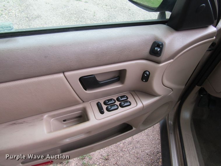 image for item FD9460 2003 Ford Taurus SE