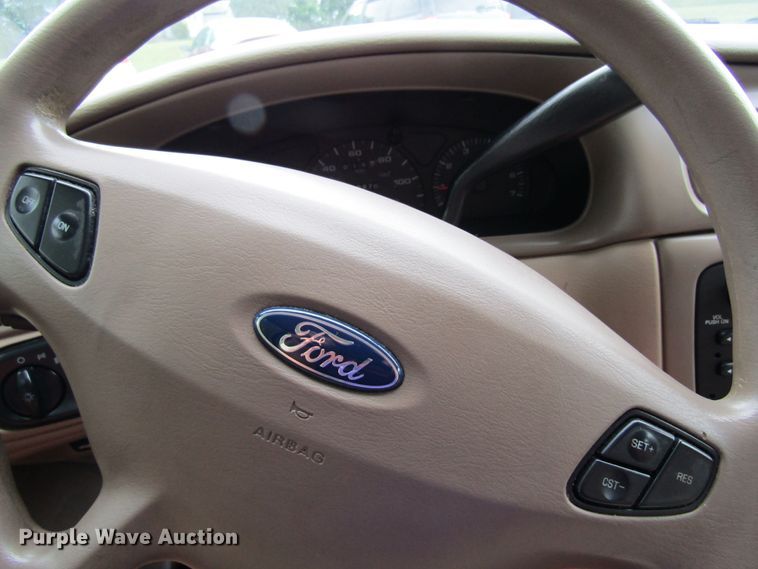 image for item FD9460 2003 Ford Taurus SE
