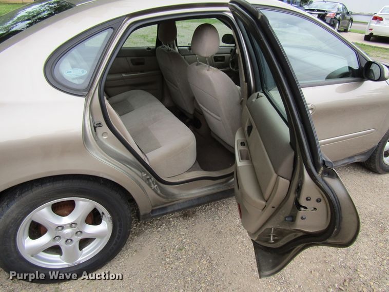image for item FD9460 2003 Ford Taurus SE