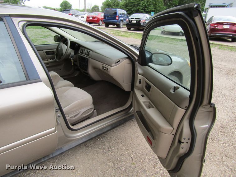 image for item FD9460 2003 Ford Taurus SE