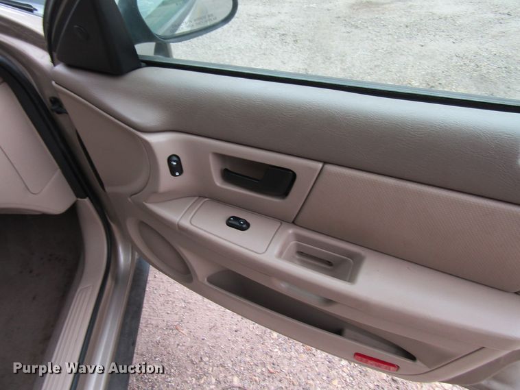 image for item FD9460 2003 Ford Taurus SE