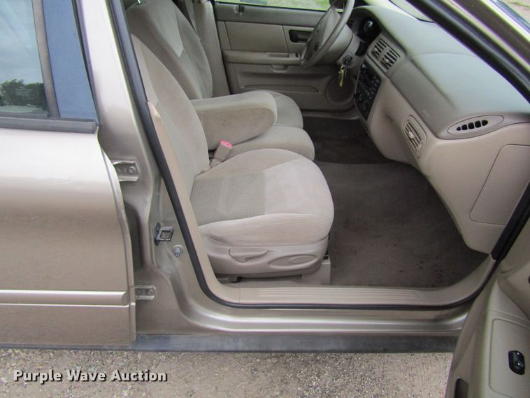 image for item FD9460 2003 Ford Taurus SE