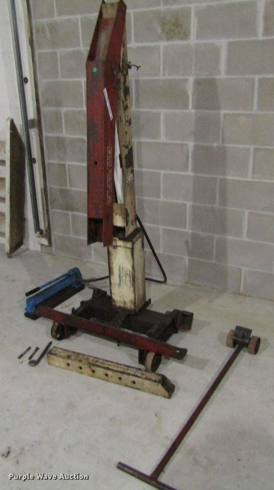 image for item FD9471 Rotunda floor crane