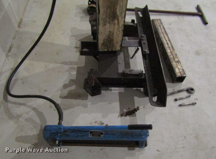 image for item FD9471 Rotunda floor crane