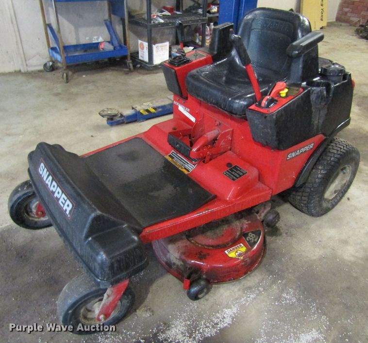 image for item FD9473 Snapper lawn mower