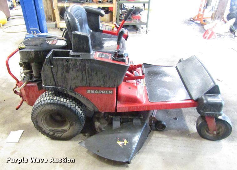 image for item FD9473 Snapper lawn mower