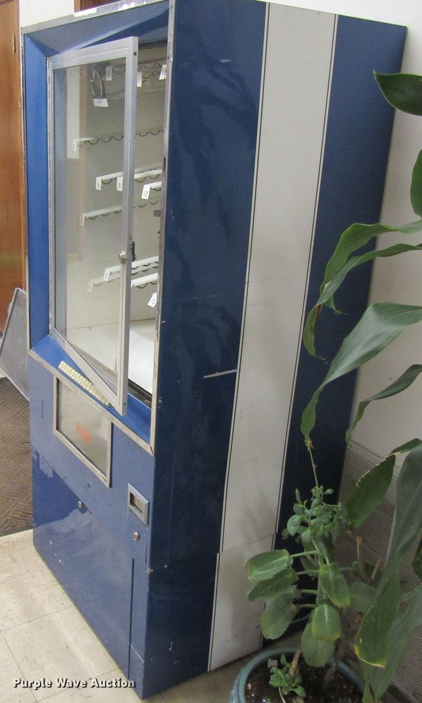 image for item FD9474 Coinco S75-98228 vending machine